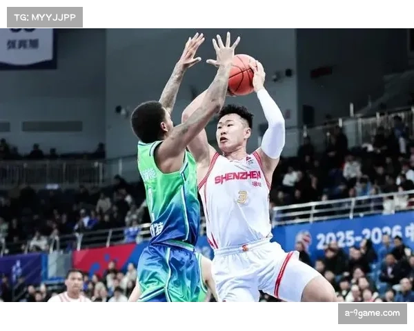 深圳客场作战攻防效率不受影响 贺希宁王浩然史密斯组成高效三叉戟